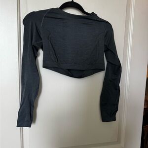 ALPHALETE Women's Gray Amplify Long Sleeve Crop